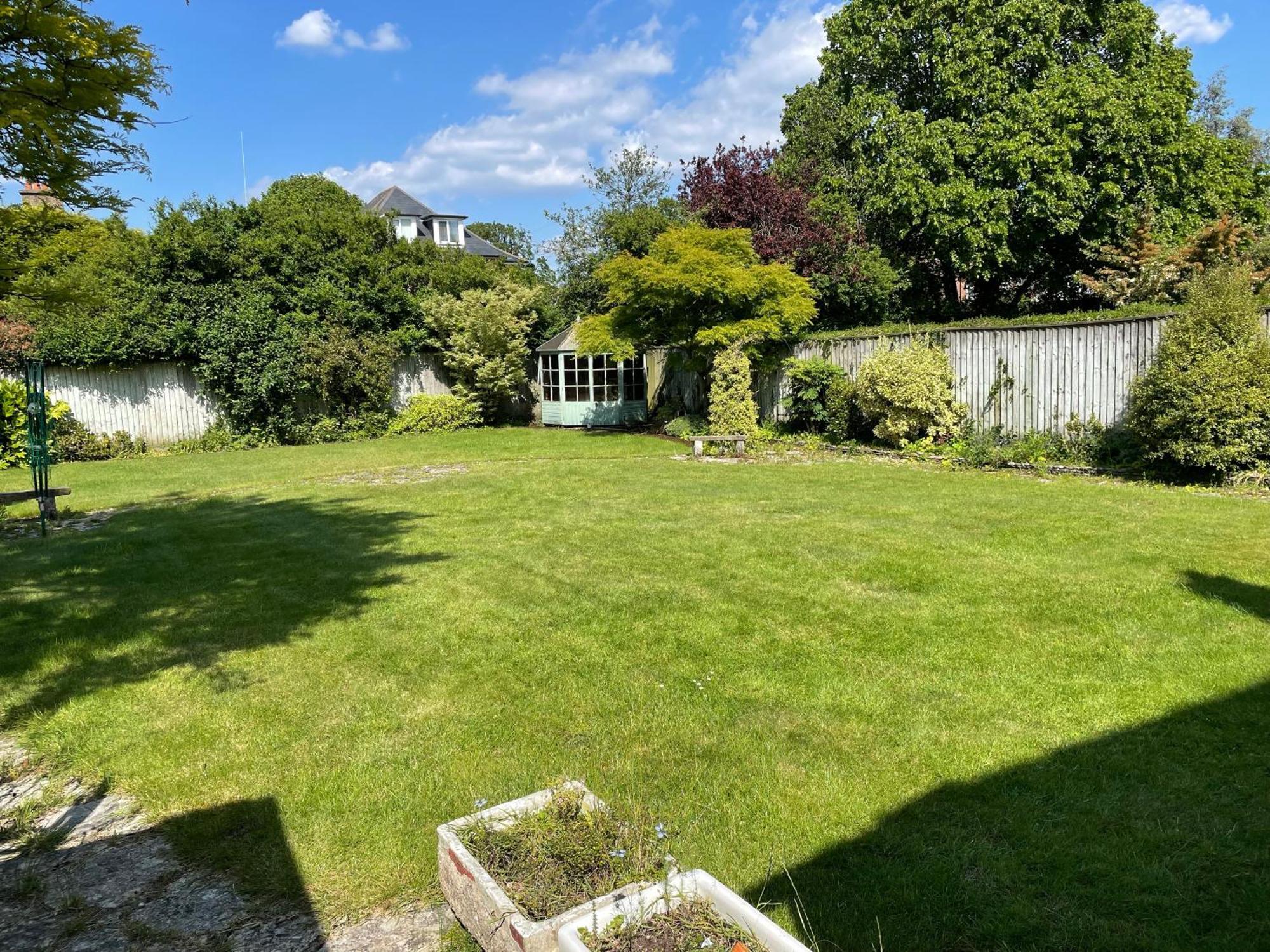 Charming Bournemouth House With Beautiful Spacious Gardens, 5 Min Drive To Beaches, Free Parking For 2-3 Cars المظهر الخارجي الصورة