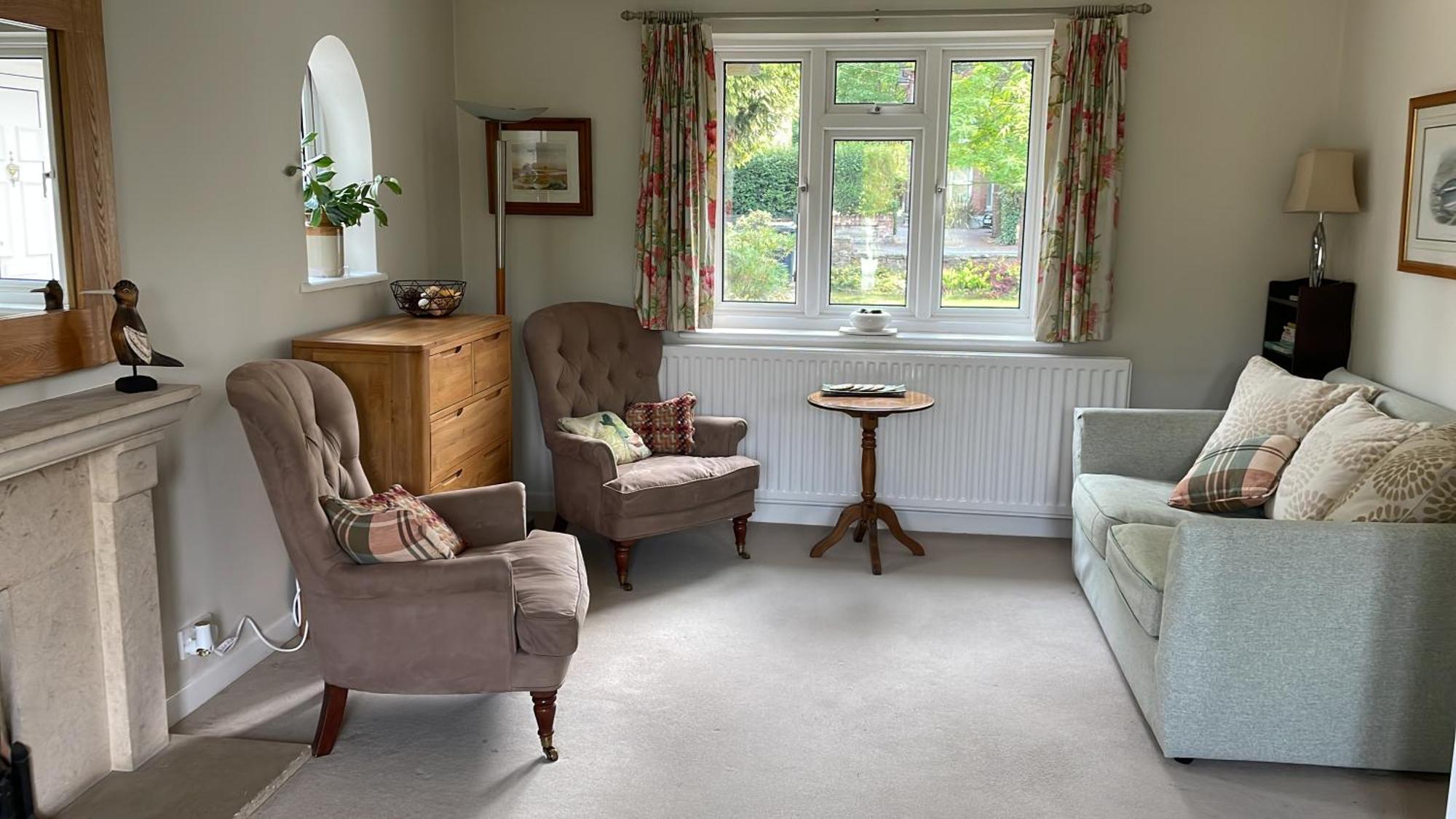 Charming Bournemouth House With Beautiful Spacious Gardens, 5 Min Drive To Beaches, Free Parking For 2-3 Cars المظهر الخارجي الصورة