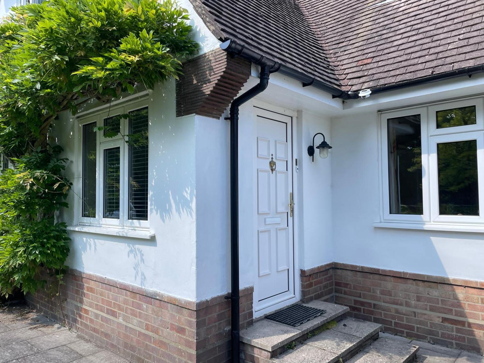 Charming Bournemouth House With Beautiful Spacious Gardens, 5 Min Drive To Beaches, Free Parking For 2-3 Cars المظهر الخارجي الصورة