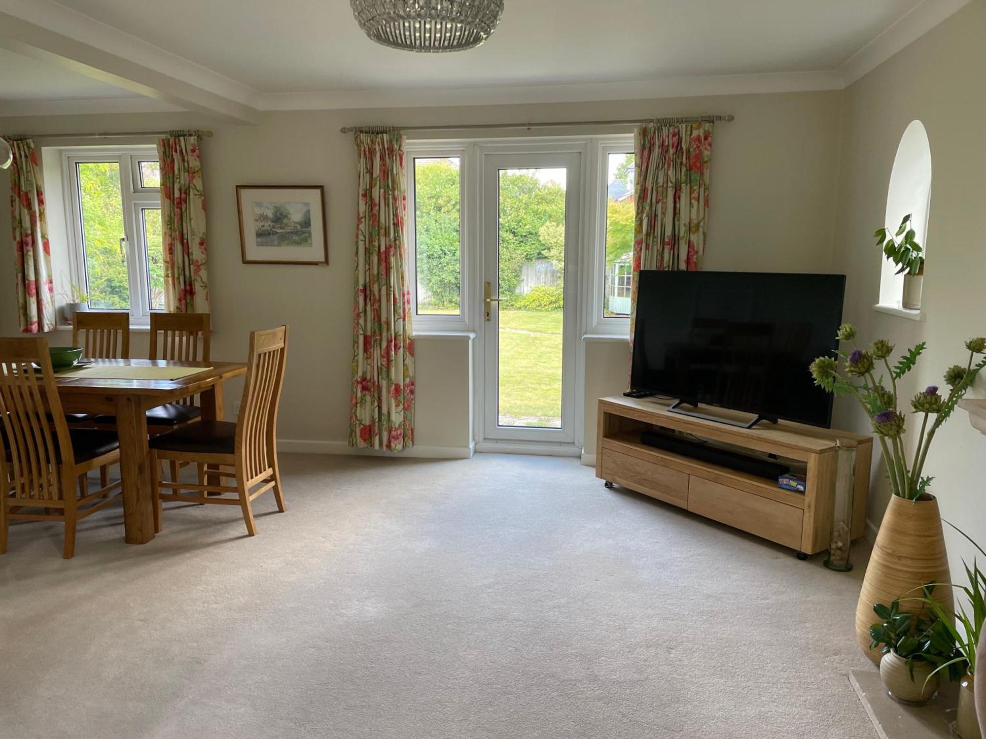 Charming Bournemouth House With Beautiful Spacious Gardens, 5 Min Drive To Beaches, Free Parking For 2-3 Cars المظهر الخارجي الصورة