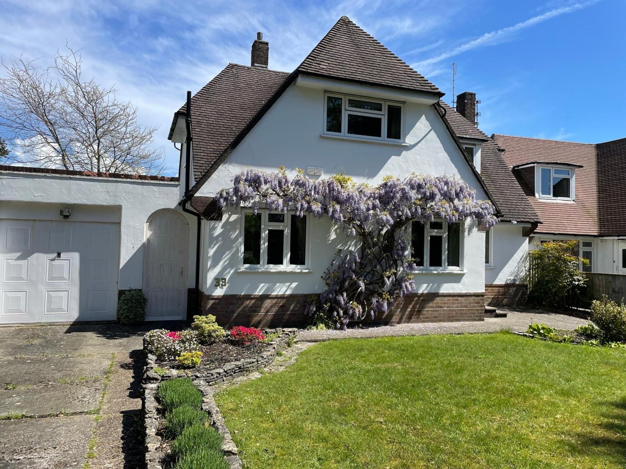 Charming Bournemouth House With Beautiful Spacious Gardens, 5 Min Drive To Beaches, Free Parking For 2-3 Cars المظهر الخارجي الصورة