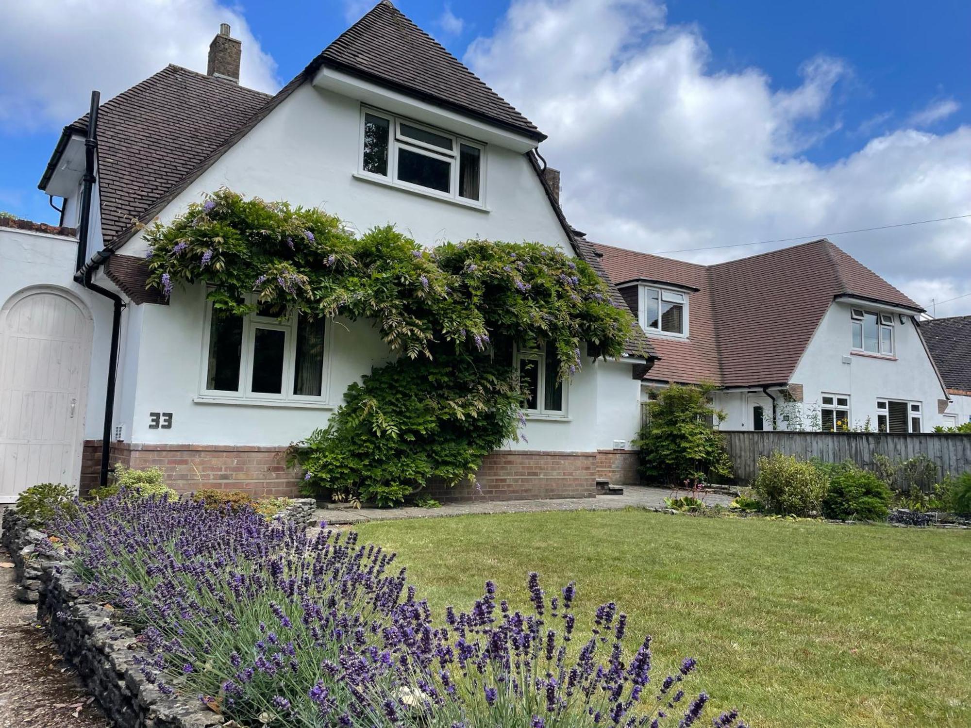 Charming Bournemouth House With Beautiful Spacious Gardens, 5 Min Drive To Beaches, Free Parking For 2-3 Cars المظهر الخارجي الصورة