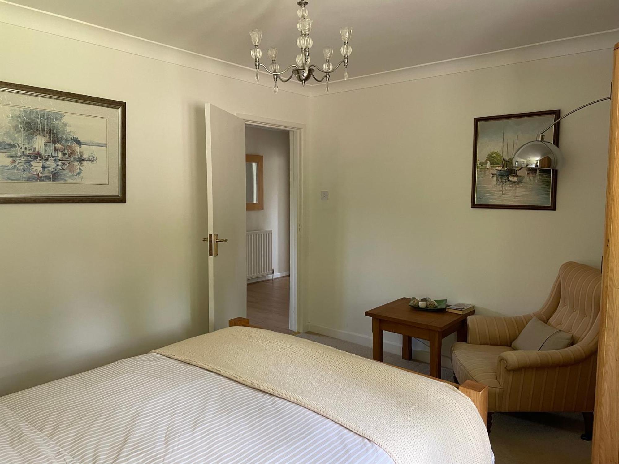 Charming Bournemouth House With Beautiful Spacious Gardens, 5 Min Drive To Beaches, Free Parking For 2-3 Cars المظهر الخارجي الصورة