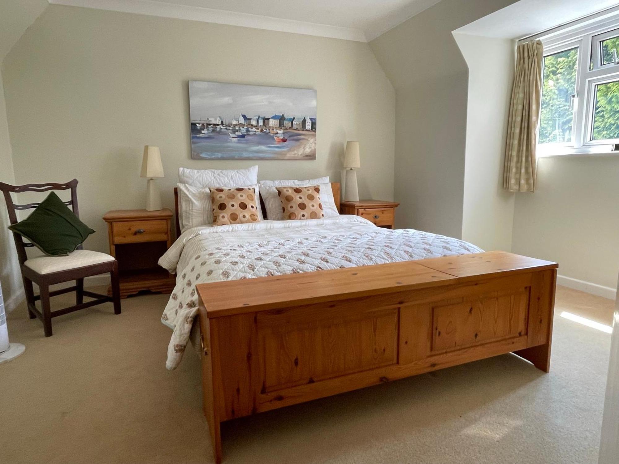 Charming Bournemouth House With Beautiful Spacious Gardens, 5 Min Drive To Beaches, Free Parking For 2-3 Cars المظهر الخارجي الصورة